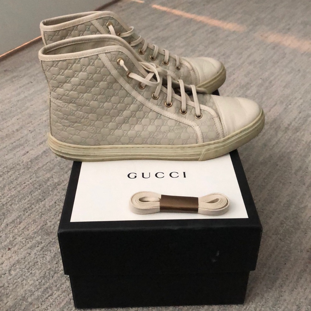 Authentic Gucci Sneakers Size 9 (Box & New Lace)